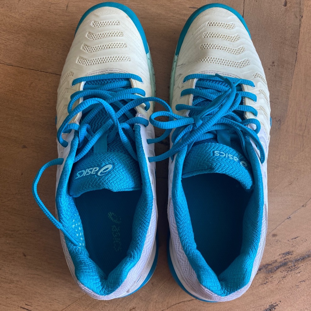 Asics Gel Resolution 7 tennis shoes size 10.5